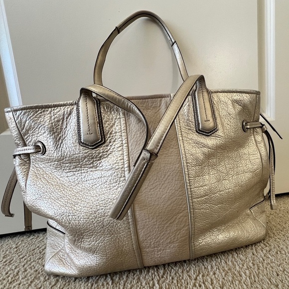 Coach Chelsea Leather Stripe Platinum Charlie ToteBag Purse J1126 18962 - Picture 3 of 14